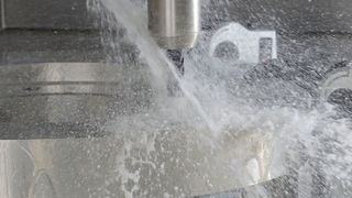 Kühlung einer CNC-Fräsmaschine. (Bild: Lanxess)