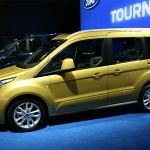 Auf der IAA Nutzfahrzeuge in Hannover präsentiert Ford die neue Generation seiner leichten Nutzfahrzeug-Familie Connect. Der Tourneo Connect bildet dabei weiterhin die Pkw-Variante, die mit bis zu sieben Sitzen erhältlich sein wird.