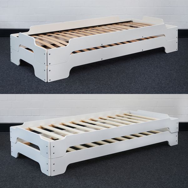 3. Platz: Stapelliege Klassik (Design: Rolf Heide, 1966) – Die STAPELLIEGE (Original, oben) – ein Designklassiker von Rolf Heide aus dem Jahr 1966 – besticht nicht nur durch ihr zeitloses Design und ihre hohe Flexibilität, sie punktet auch durch ihre intelligente Konstruktion und den einfachen Auf- und Abbau. Müller Möbelwerkstätten hat das exklusive weltweite Recht für deren Herstellung und Vertrieb. Das Billigplagiat von La Redoute (Fälschung, unten) kostet, inklusive „Lattenrost“, der aus einfachen, zu weit auseinanderstehenden Brettern besteht, ein Fünftel des Original-Gestells. Kunden strafen das Plagiat als „billig gemacht, schlecht verarbeitet und unstabil“ ab. Der ästhetische Gesamteindruck beider Stapelbetten ist identisch: So wurden beim Plagiat alle prägenden formalen und funktionalen Gestaltungsmerkmale des Originals übernommen, insbesondere die schwungvollen Abrundungen der seitlichen Wangen, die die Stapelfähigkeit ermöglichen. Umso erschreckender ist die mangelhafte Passgenauigkeit beim Plagiat. (Bild: Aktion Plagiarius e.V.)