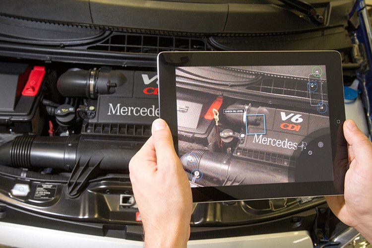 Das gleiche System kann so auch für Erklärungen rund um das gesamte Fahrzeug dienen. (Foto: Ralf Schütze)