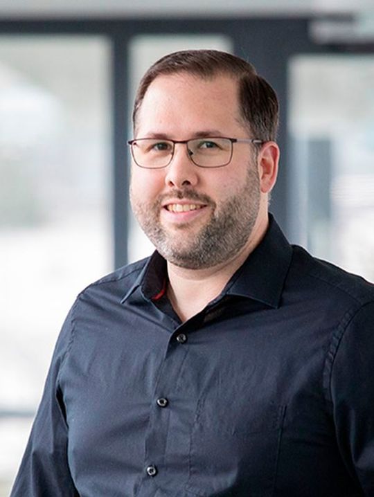 Denis Feth ist Department Head Security Engineering am Fraunhofer-Institut für Experimentelles Software-Engineering IESE.(Bild:  Fraunhofer IESE)
