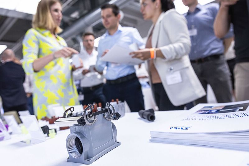 16. Anwenderkongress Steckverbinder: Der erste Steckverbinder-Tag am 5. Juli 2022 fokussierte neue Technologien und Trends wie den intelligenten Steckverbinder und KI in der Qualitätskontrolle, die additive Serienfertigung von Steckverbinder, DC-Verbindungstechnik, modulare Steckverbinder sowie messtechnische Verfahren. (Bild: Elektronikpraxis)