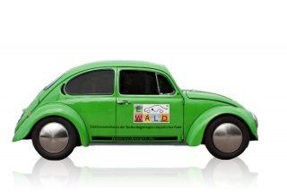 Fahrzeug VW Käfer, Reichweite 100 km ,Leistung 70kW (100PS), Höchstgeschwindigkeit 110 km/h. (E-Wald)