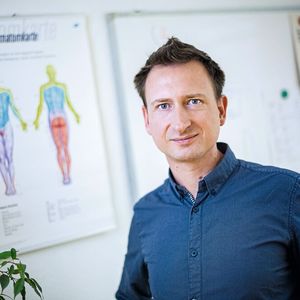 Prof. Dr. Martin Diers arbeitet in der Klinik für Psychosomatische Medizin und Psychotherapie am LWL-Universitätsklinikum der RUB.(Bild:  Damian Gorczany, Ruhr-Universität Bochum)