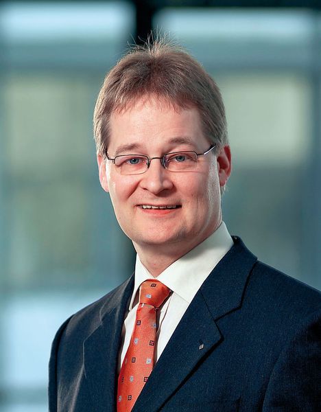 „Um zukünftig gänzlich auf Kabel verzichten zu können, muss die Frage der Energieversorgung gelöst werden“, so Dipl.-Ing. Jürgen Weczerek, Phoenix Contact Electronics GmbH. Bild: Phoenix Contact Electronics (Archiv: Vogel Business Media)
