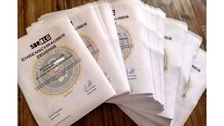 576 Ehrenschrauber-Zeugnisse verschickten Schrauberblog und Wasmitautos in diesem Jahr. (Bild: Schrauberblog)