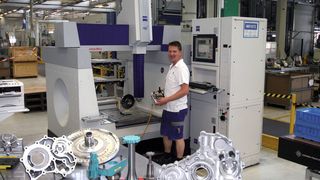 ZF Friedrichshafen praktiziert im Protofield für LKW-Getriebegehäuse Simultaneous Engineering. Gemeinsam mit ausgewählten externen Partnern wird in möglichst kurzer Zeit das Produkt bis zur Serienreife entwickelt.  (Bild: ZF Friedrichshafen / Neher)