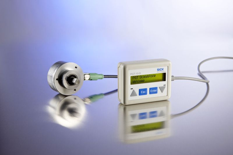 Zur individuellen Programmierung des DFS60 zum Beispiel bei Inbetriebnahme-, Wartungs-, Service- oder Einstellarbeiten kann das Stand alone-Programming Tool PGT-10 verwendet werden. (Bild: Sick)