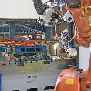 In der neuen Prozesskette kommt eine mechanische Multiservopresse zum Einsatz.