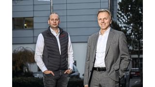 Freuen sich auf die Zusammenarbeit: Der Schüttflix-Gründer und CEO Christian Hülsewig und der technische Leiter der Strabag-Direktion NRW Thomas Nyhsen. (Bild: Schüttflix, Oliver Schaper)