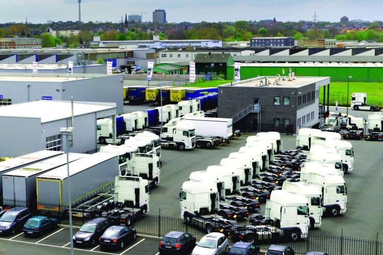 Ein Nutzfahrzeugbetrieb wie BTS braucht vor allem eins: Platz. Vor allem mit dieser umfangreichen Neuwagenpräsentation. (Foto: BTS)