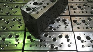 IMAV-Hydraulik besitzt mehr als 38 Jahre Erfahrung in der Entwicklung kundenspezifisch gefertigter, hydraulischer Steuerblöcke für Originalhersteller und Systemintegratoren. (Bild: IMAV Hydraulik)