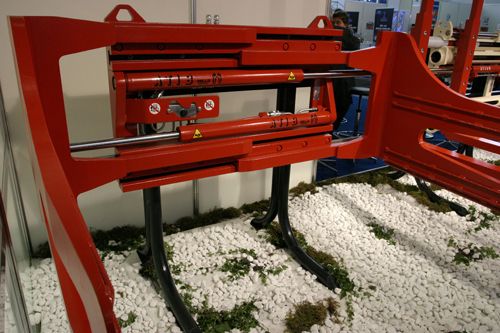 Diverse Stapleranbaugeräte hat die italienische Firma Forklift Attachments ATIB im Programm. (Archiv: Vogel Business Media)