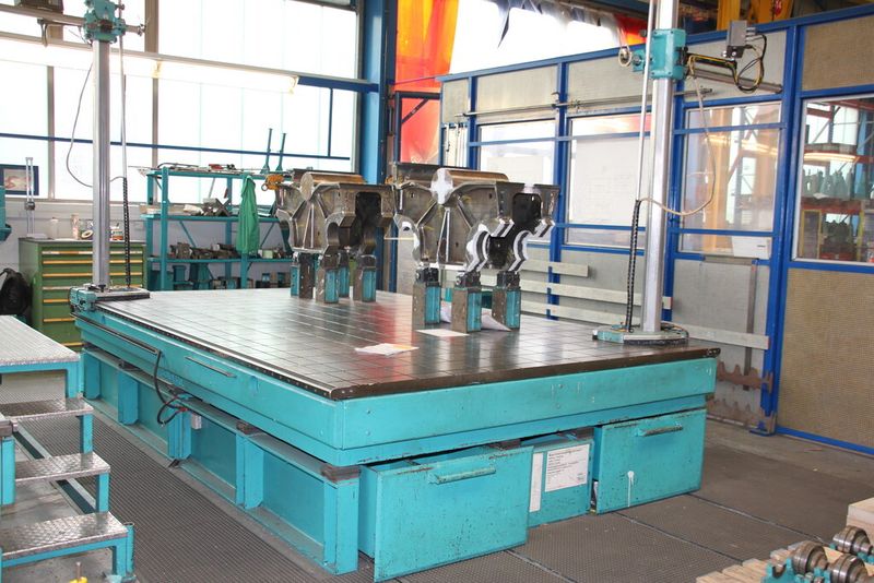 Zu sehen sind Fahrwerksteile für einen Kernkraftwerkskran, die Kinkele gefertigt hat. (Bild: Sonnenberg)