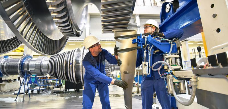 Würde der Maschinen- und Anlagenbau seinen Kunden nur noch effiziente Technik anbieten, könnten 30 Gigatonnen CO2 eingespart werden. (Bild:  © industrieblick - stock.adobe.com)