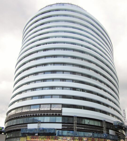 对于伦敦66米高的建筑，Fill提供了许多窗户、门柱和横梁正面和单元正面以及铝盖。 (图片：Fill Metallbau)