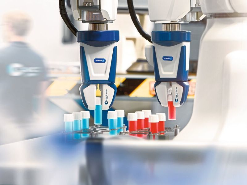 Mechatronische Greifsysteme erreichen dank bürstenloser DC-Motoren mit nur 22 mm Durchmesser und integriertem Motion-Controller ohne weiteres die Leistung ihrer pneumatischen Pendants.  (Schunk)