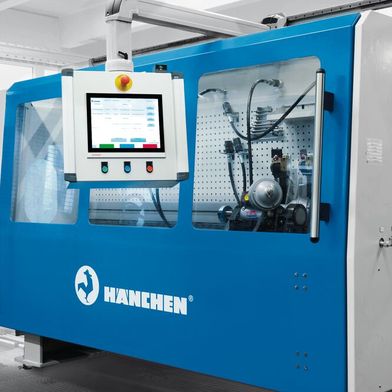 Und so sieht ein komplettes Hydrauliksystem für Prüfzwecke aus, wie es von Herbert Hänchen angeboten wird. (Bild: Herbert Hänchen)