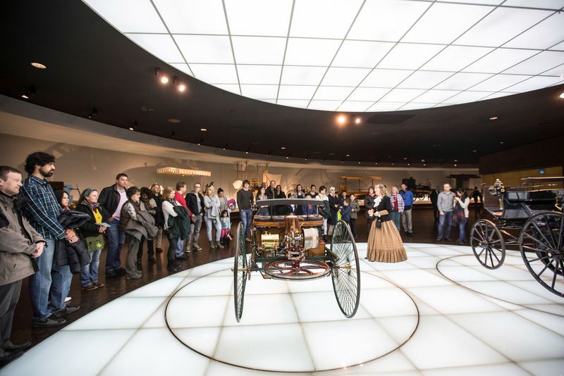 Das Mercedes-Benz-Museum bietet einen Überblick über die Automobilgeschichte von den Anfängen bis heute. (Daimler)