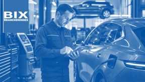 Unter anderem treiben Investitionen in moderne Diagnose und E-Mobilität die Betriebskosten der Kfz-Betriebe nach oben. Dennoch berechnet nur ein Drittel den Stundenverrechnungssatz auf Basis eigener Kennzahlen. (Bild: Gemini / KI-generiert)