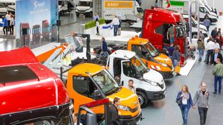 Die Branche der Kommunalfahrzeughersteller sieht sich von der aktuellen Beschaffungskrise besonders getroffen. (Messe Karlsruhe)