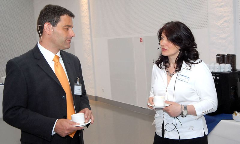 Armin Bachmann, SIPLACE, und Claudia Mallok, ELEKTRONIKPRAXIS (Archiv: Vogel Business Media)
