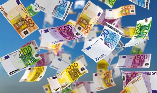 „Flüssig“ zu sein, heißt, mit genügend Bargeld in der Tasche ausgestattet zu sein, um nicht bei jedem Einkauf auf Plastikkarten zurückgreifen zu müssen.(Bild:  © fotomek - stock.adobe.com)