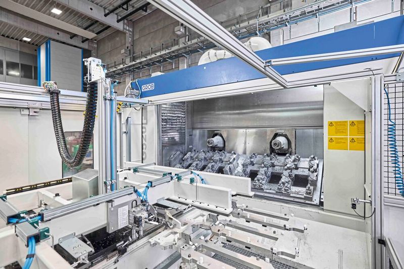 Die G520F - im Einsatz bei Druckguss Westfalen zur Bearbeitung von Aluminiumgehäusen für die Automobilindustrie.(Bild:  Grob)