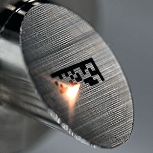 Kennzeichnung von Produkten zur Rückverfolgbarkeit mit «PowerLine F/ExactMark».(Bild:  Bystronic Laser AG)