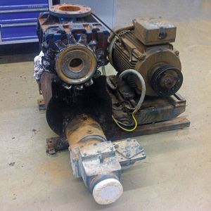 Ausgebrannte Druckluftanlage nach Funkenerzeugung in der Gebläsestufe(Bild:  Aerzen)