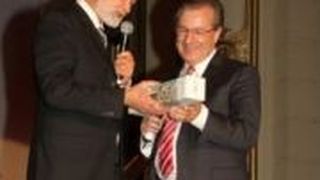 Dieter Siekermann (li.) wurde von Tagesschausprecher Jan Hofer in den Ruhestand geschickt. (Archiv: Vogel Business Media)