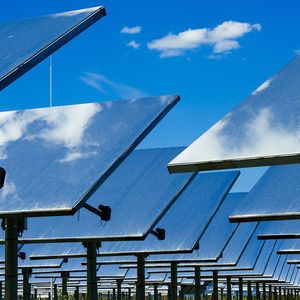 Spiegelfeld des Solarturms in Jülich. 