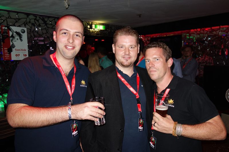 Bei dem CaseKing Team ist nichts Standard (v. l.) Philip Pfab, Henri Maixner und Alexander Marsteller (Bild: IT-BUSINESS)