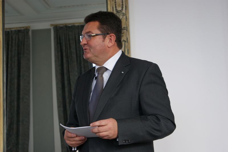 Spannend ging es weiter mit Franz Josef Pschierer. Der Staatssekretär im Bayerischen Staatsministerium der Finanzen und IT-Beauftragte des Freistaats Bayern ... (Archiv: Vogel Business Media)