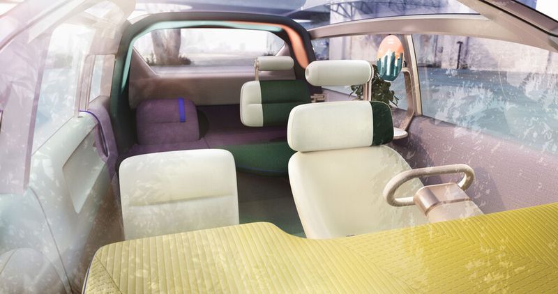 Der Urbanaut kann auch wie ein normales Auto genutzt werden: Es gibt ein herausfahrbares Lenkrad, sollte der Fahrer die Lust verspüren, selber das Fahrzeug zu führen. (Bild: Mini)