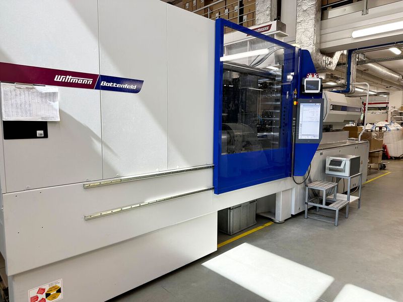 Energieeffizienz mit Blick auf Nachhaltigkeit ist für Bell ein Entscheidungskriterium für den Kauf von Maschinen und Anlagen. Deshalb sieht man in der Produktionshalle servohydraulische Smartpower- und vollelektrische Ecopower-Spritzgiesmaschinen von Wittmann stehen. (Bild: Wittmann)