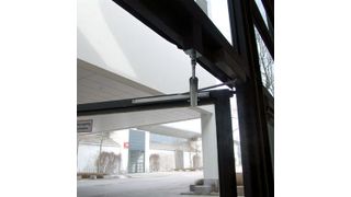 Mit Türöffnungsbegrenzern lassen sich leicht Schäden vermeiden. Bild: Dictator (Archiv: Vogel Business Media)