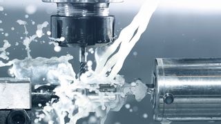 Rhenus FU 800 steht beispielhaft für eine neue Generation leistungsstarker und zukunftssicherer Kühlschmierstoffe, die auch nach der neuen CLP-Verordnung kennzeichnungsfrei sind. (Bild: Rhenus Lub)