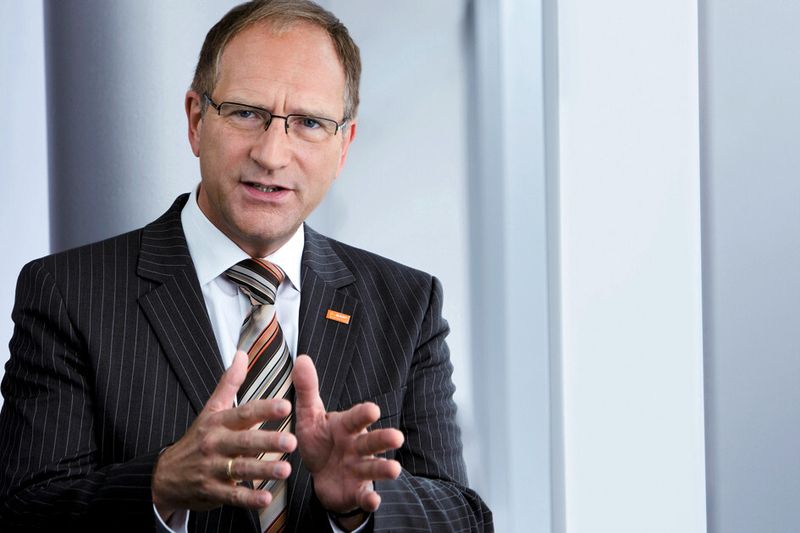 „Energie aus erneuerbaren Quellen steht insbesondere in unseren Breitengraden nicht rund um die Uhr und 365 Tage im Jahr zur Verfügung“, sagt BASF-Forschungsvorstand Dr. Andreas Kreimeyer. (Bild: BASF)