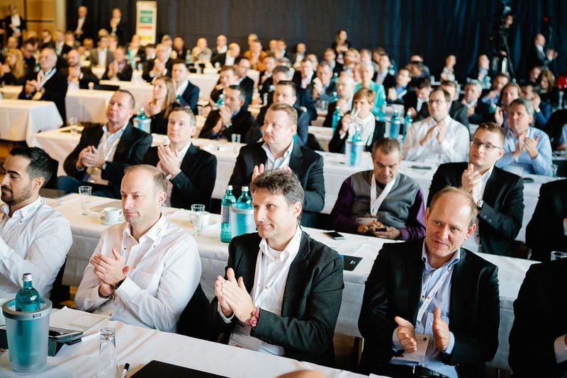 Tagungsauftakt der iTeam-Systemhausgespräche in der Rheinterrasse in Düsseldorf. (Astrid Piethan)