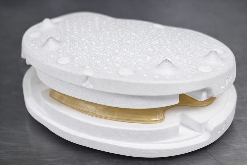 Individuell anpassbares metallfreies Wirbelsäulenimplantat EvoFlex von Nivalon, hergestellt mit der XJet NanoParticle Jetting-Lösung. (Bild: Nivalon)