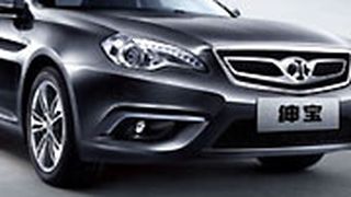 Der chinesische Hersteller BAIC bringt ein Elektroauto im Blechkleid des alten Saab 9-5 auf den Markt. (Foto: BAIC)