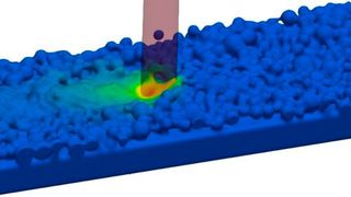 Simulation des LPBF-Prozesses mit farbkodiertem Temperaturfeld (Bild: Fraunhofer IWM)