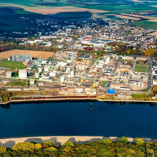 Die Vynova Grupp beabsichtigt einen  zweistelligen Millionenbetrag in den Bau eines Komplexes für die Produktion von Natrium- und Kaliumalkoholaten am Standort Lülsdorf zu investieren.(Bild:  Vynova)