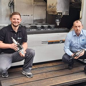 Wie ein Winkelkopf das Umspannen auf eine Radialbohrmaschine spart (Big Daishowa)