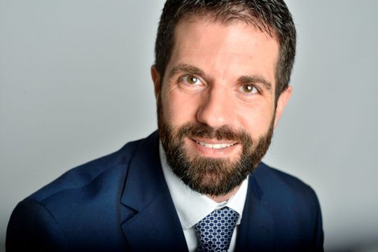 Adrian Bangerter ist Unternehmer, Verwaltungsrat und Finanzfachmann aus Wallisellen. Seit vielen Jahren begleitet er KMU als Eigentümer, Berater und Verwaltungsrat. Er bringt breite Führungserfahrung, unternehmerisches Denken und eine grosse Begeisterung für erfolgreiche Schweizer Familien- und Traditionsunternehmen mit. Darüber hinaus ist er in Wirtschaft, Politik und Gesellschaft stark verankert und verfügt über ein breites Netzwerk, das er künftig auch zugunsten der Reimmann AG einbringen möchte.(Bild:  Reimmann AG)