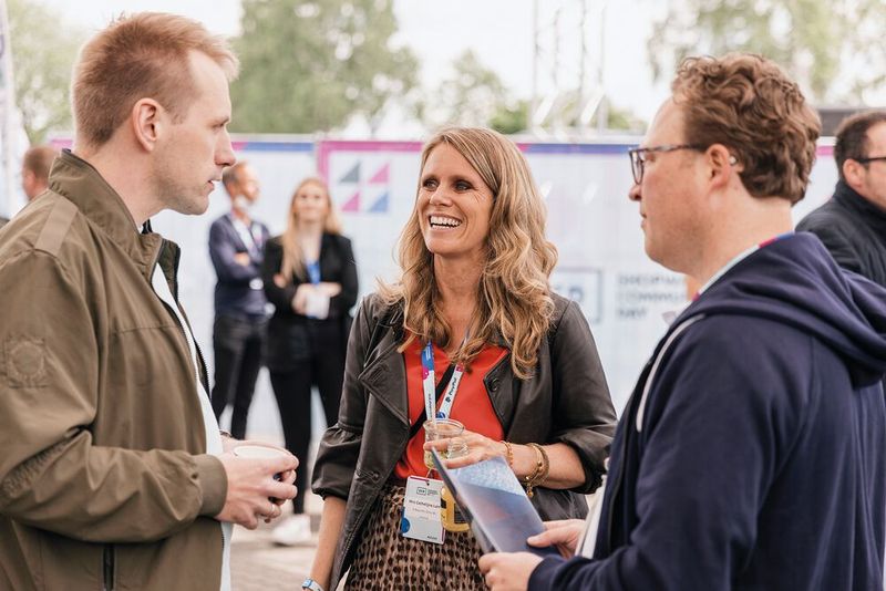 (v. l.) Stefan Hamann (Shopware), Cathelijne Lania (A Beautiful Story) und Wouter Dieters (Shopware) (Bild: Shopware / Prepixel)