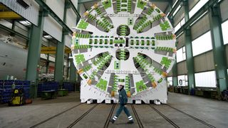 Kein Fels ist zu hart für die geballte Kraft dieser Tunnelbohrmaschine. (Archiv: Vogel Business Media)