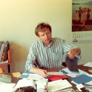 Firmengründer Bernd Franz wagte sich mit dem Thema Bildsensorik schon 1982 in die Bildverarbeitung. Hier 1986 in seinem Büro.