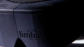 VR-Brillen verursachen häufig Kopfschmerzen und Übelkeit – mit einer neuen VR-Brille soll das Problem der Vergangenheit angehören.  (Limbak)